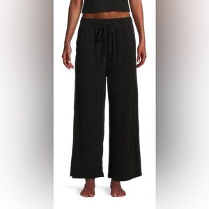 Time and Tru Black Wide Leg Hacci Linen Capris. Size M